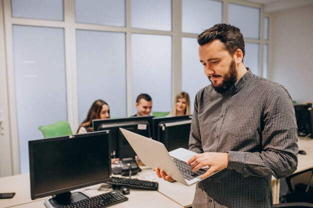 Workers It Company Working Computer 1303 19433